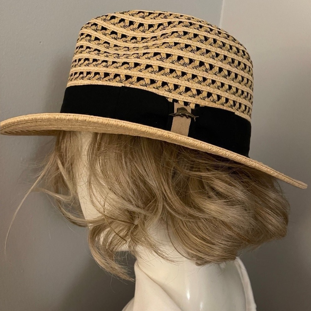 Tommy Bahama Vented Women's Straw Hat in size S/M